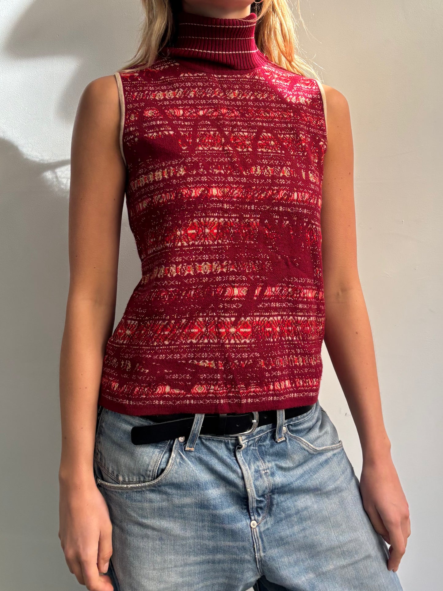 Red Sleeveless Roll-neck